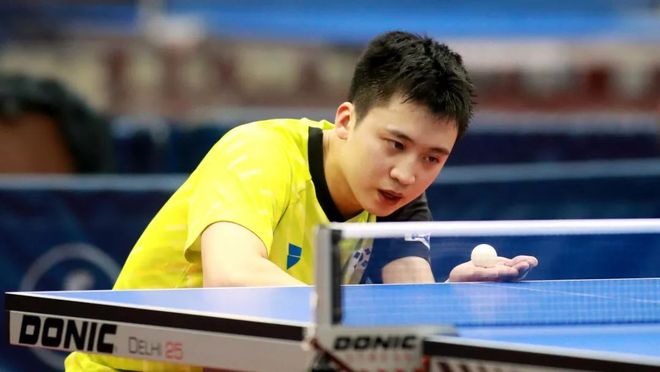 脸上浮现出 脸上浮现出