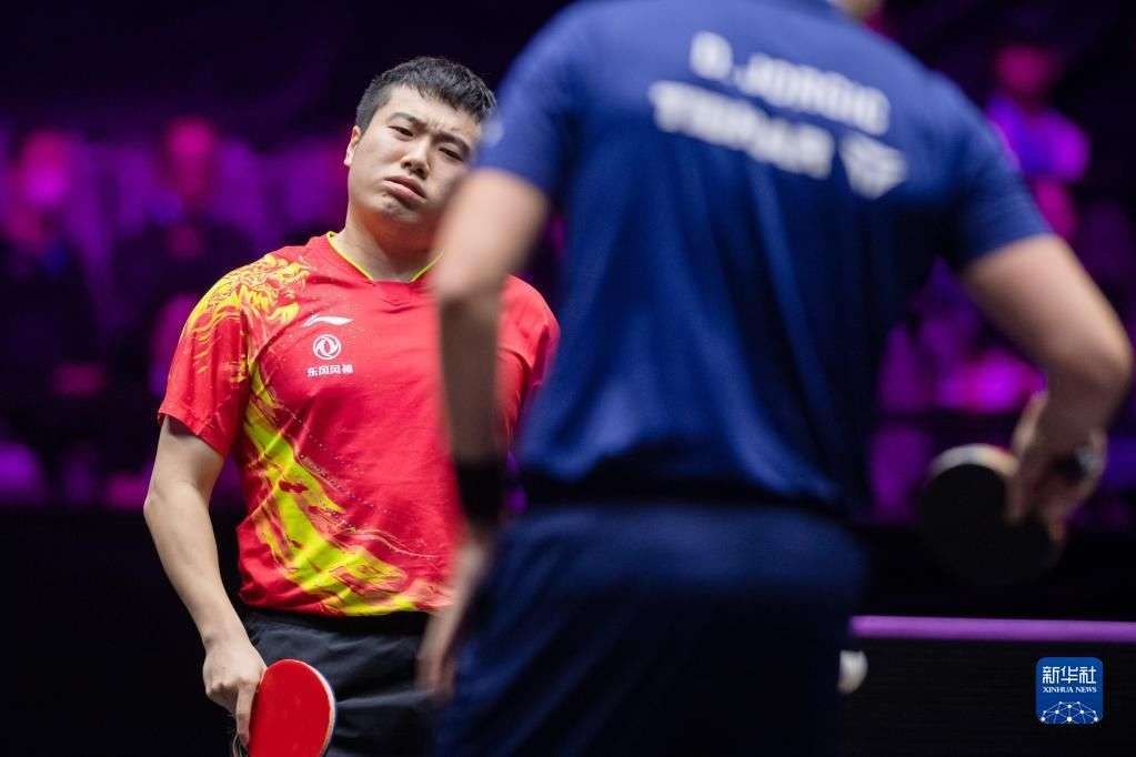 显然并不满 显然并不满